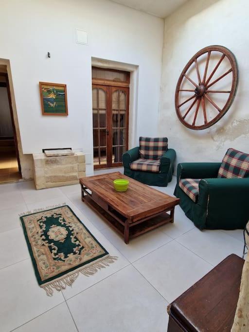 Cozy 1 Bedroom House In Iz-Żejtun エクステリア 写真