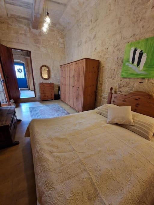 Cozy 1 Bedroom House In Iz-Żejtun エクステリア 写真