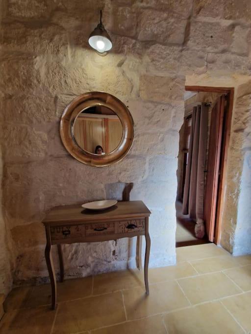 Cozy 1 Bedroom House In Iz-Żejtun エクステリア 写真