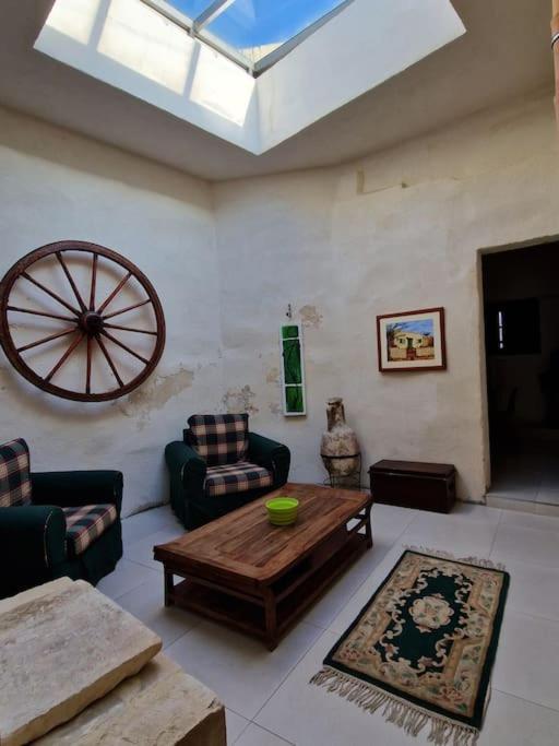 Cozy 1 Bedroom House In Iz-Żejtun エクステリア 写真