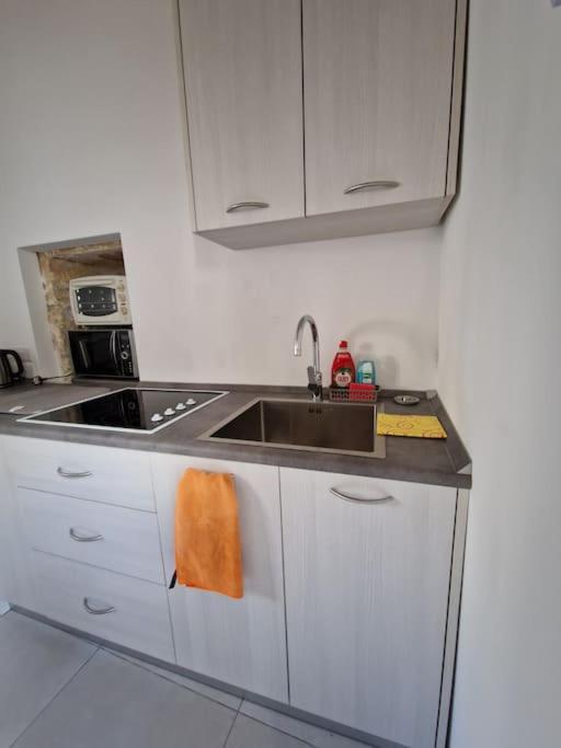 Cozy 1 Bedroom House In Iz-Żejtun エクステリア 写真