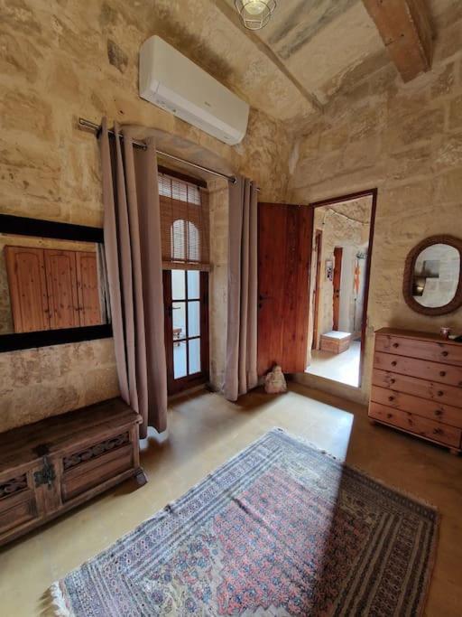 Cozy 1 Bedroom House In Iz-Żejtun エクステリア 写真